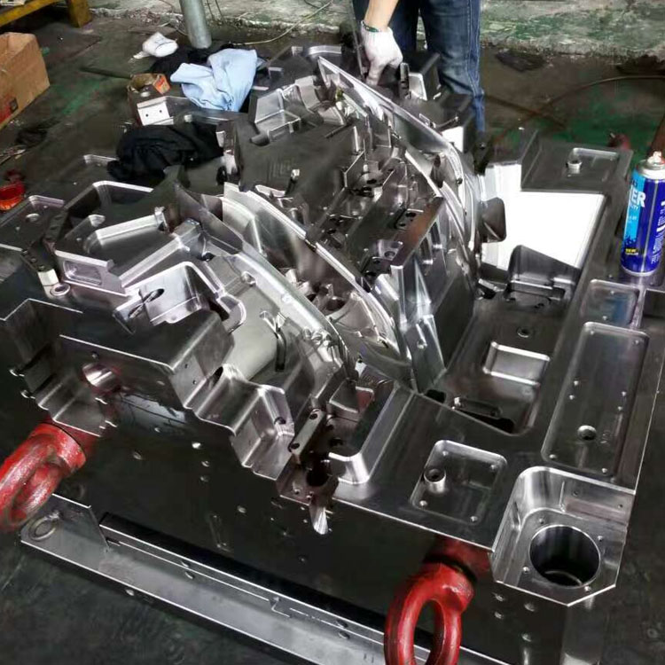 Tầm quan trọng của gia công phóng điện (EDM) đối với khuôn phun