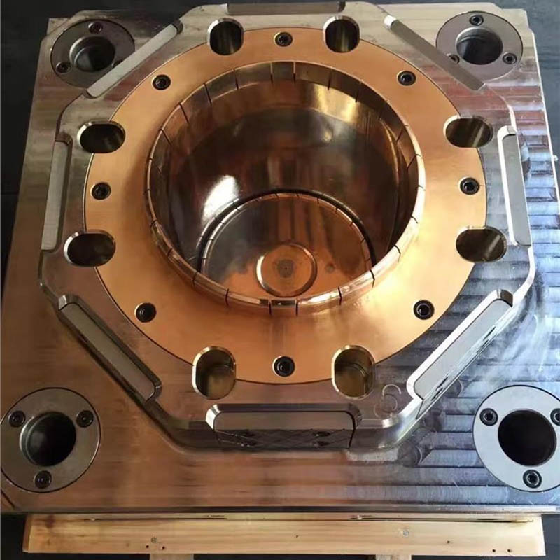 Smart trash can moulding