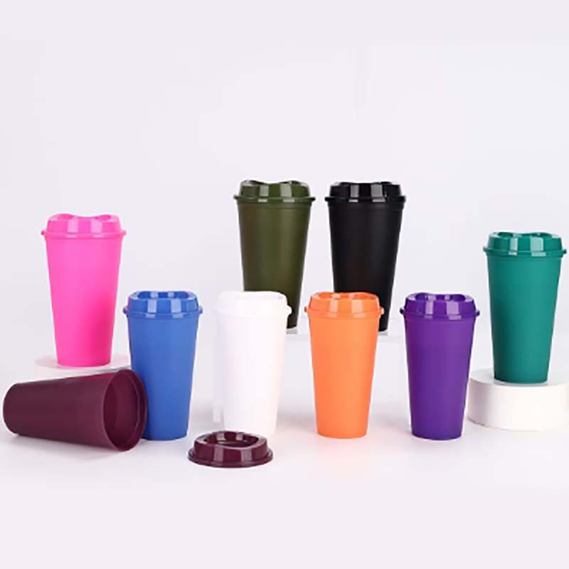 Đúc cốc nhựa